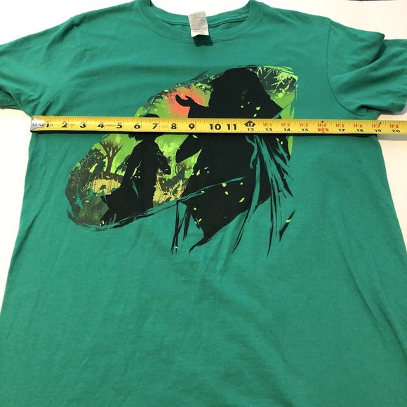 Anime Fantasy Magical Amulet Shield Warrior Green Shirt Men Size Medium - Picture 10 of 12
